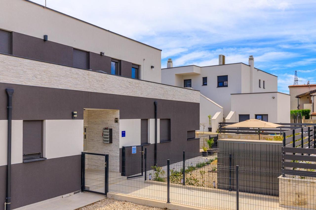 Sabena Apartment With Private Whirlpool Porec Exterior photo