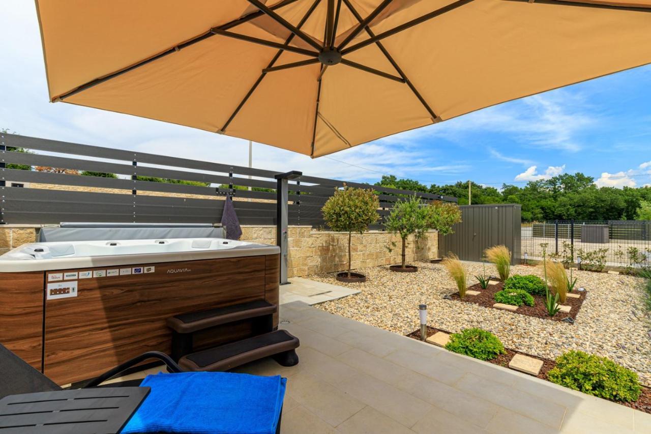 Sabena Apartment With Private Whirlpool Porec Exterior photo