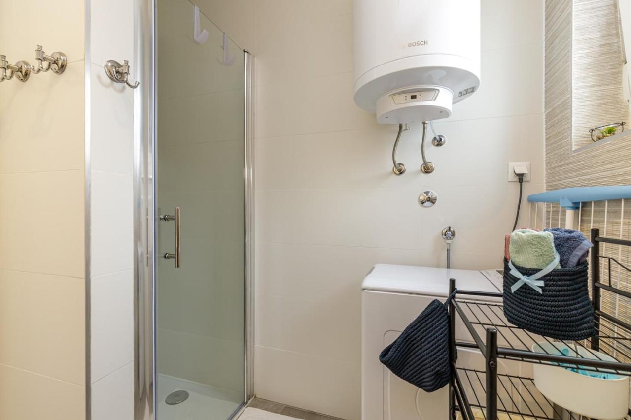 Sabena Apartment With Private Whirlpool Porec Exterior photo