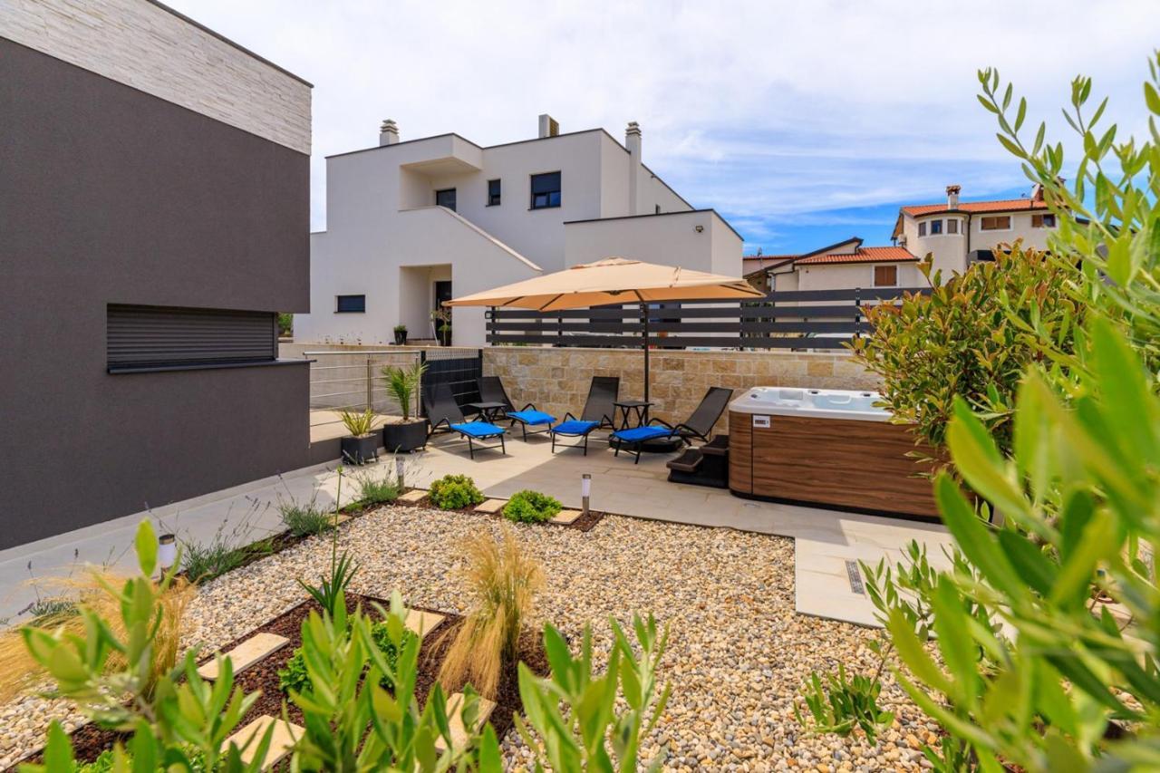 Sabena Apartment With Private Whirlpool Porec Exterior photo